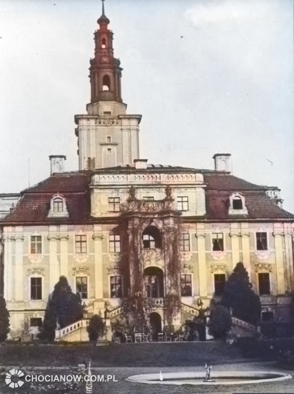 Pokolorowane czarno-białe zdjęcia pałacu