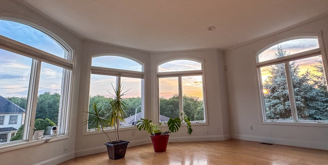 Usuwanie folii ochronnej z szyb – kiedy i jak należy to zrobić?