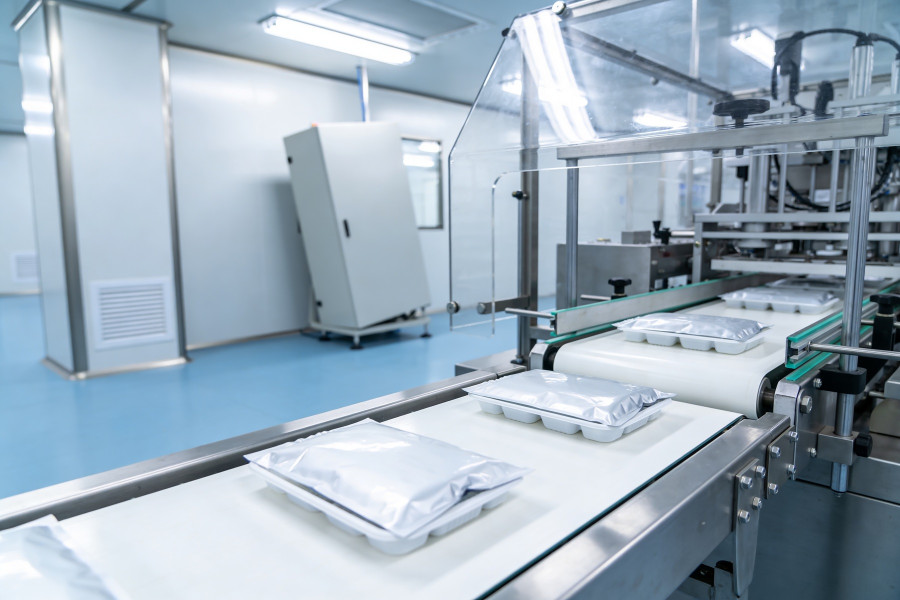 materiały partnera Maszyna Flow-Pack pakująca produkty w szczelnie zgrzewaną folię