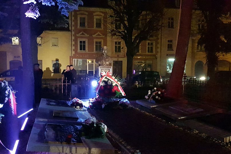 Odsłonięcie popiersia Piłsudskiego