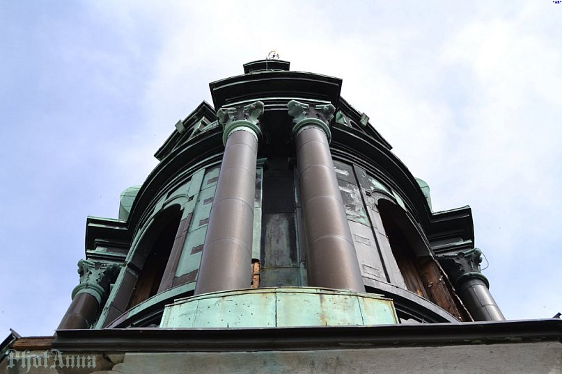 Niesamowite zdjęcia chocianowskiego pałacu