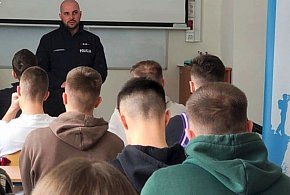 Inicjatywa Edukacyjna Policji w Polkowicach dla Maturzystów-18118