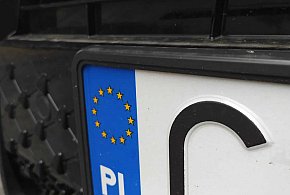 Rejestracja auta przez internet i koniec z przynoszeniem tablic. Rząd przyjął...-21866