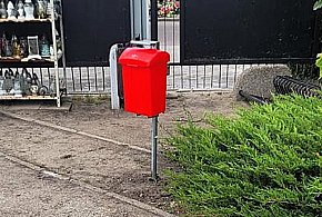 Widzisz taki pojemnik na cmentarzu. Oto, do czego służy-22467