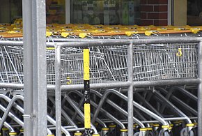 Czy 1 listopada zrobisz zakupy? Ten weekend zaskoczy wielu klientów-22520