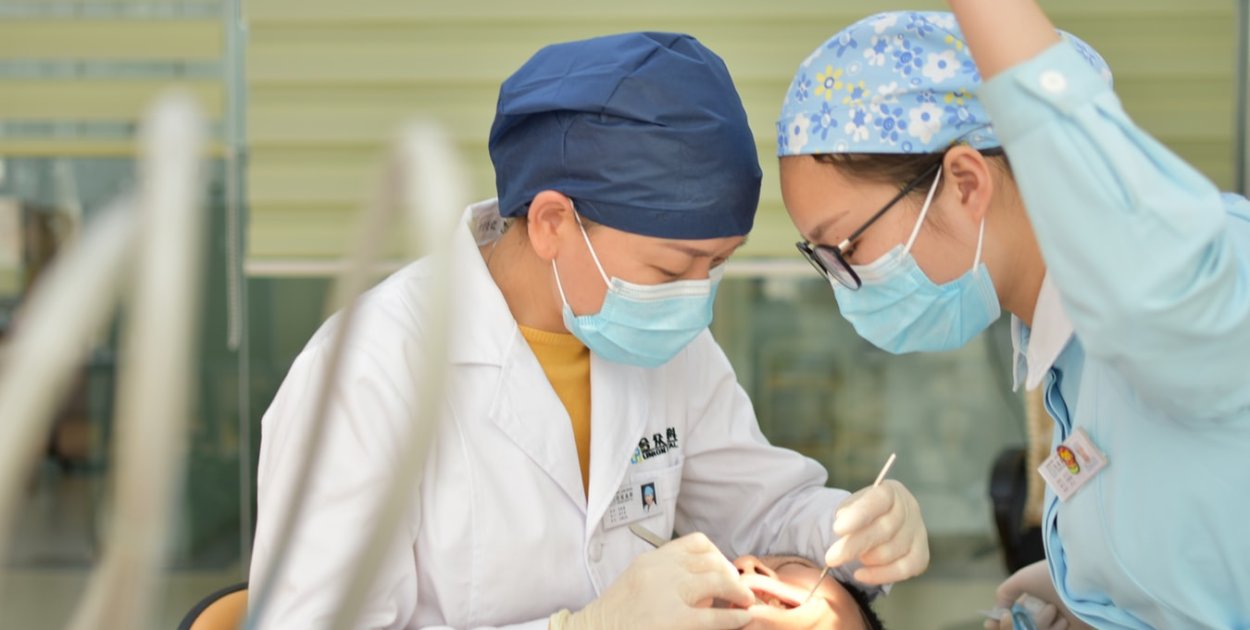 Stomatolog dziecięcy na Białołęce – jak wybrać gabinet, który realnie pomaga dziec